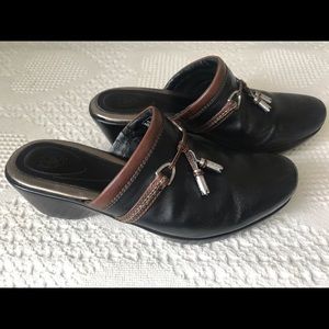 ~ Ariat Leather Slip-on’s Mules Clogs size 8 ~